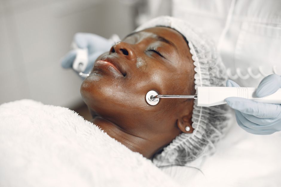 Precision Skincare: A New Microcurrent Solution for Targeted Breakouts